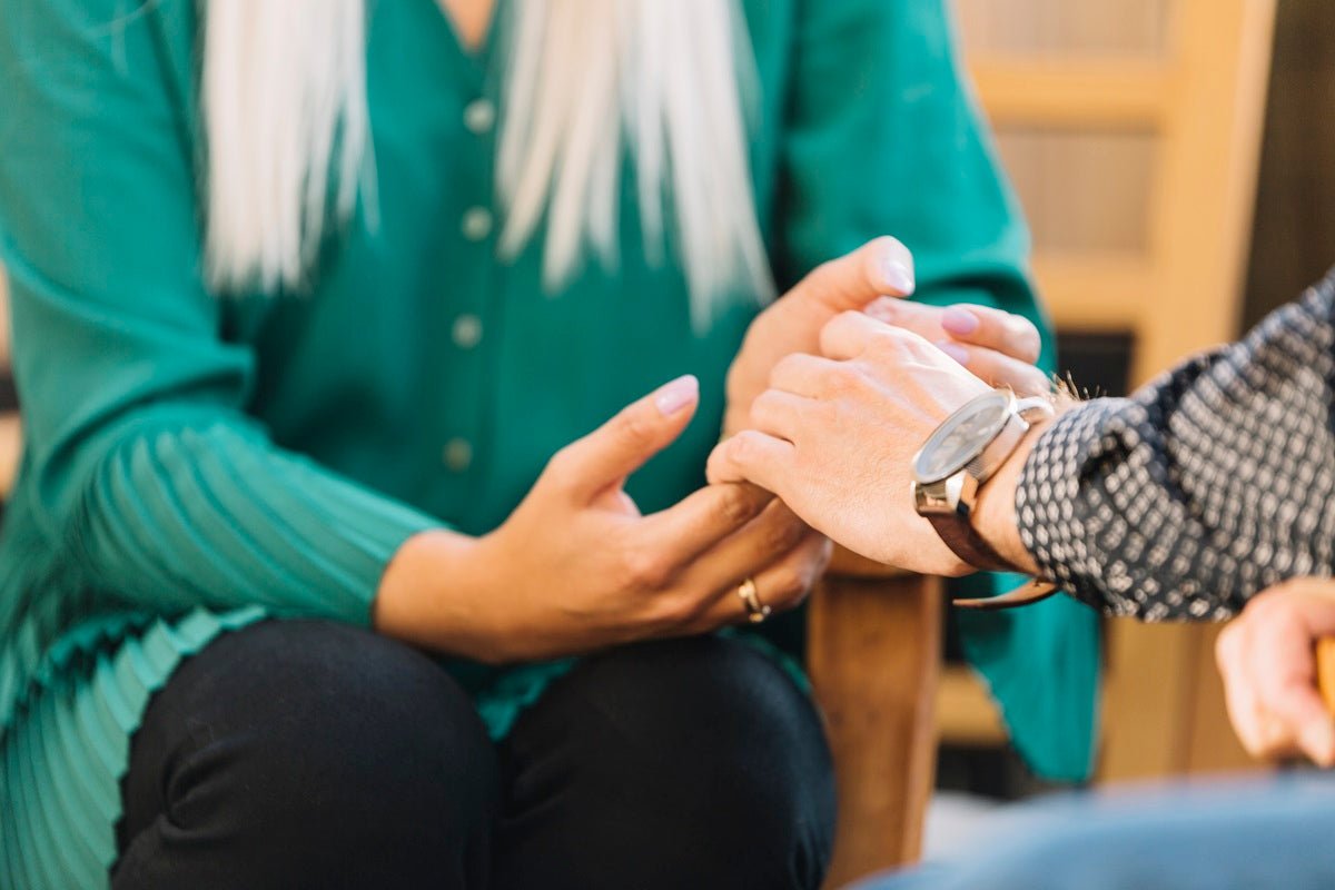9 Festive Holiday Activities for People Living with Dementia