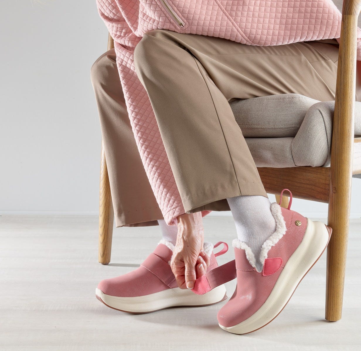 Women's Extra Wide Comfort Shoes with Sherpa Lining