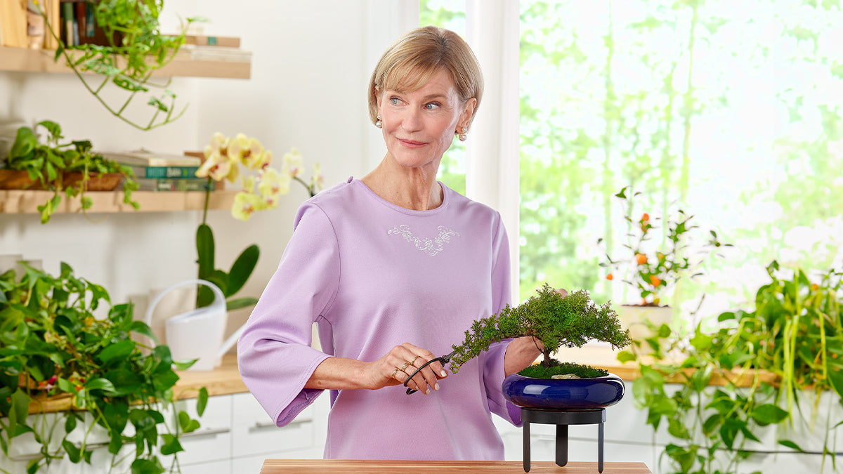 When planning an outfit for your mom, incorporating adaptive styles into her wardrobe can help alleviate challenges that may accompany dressing