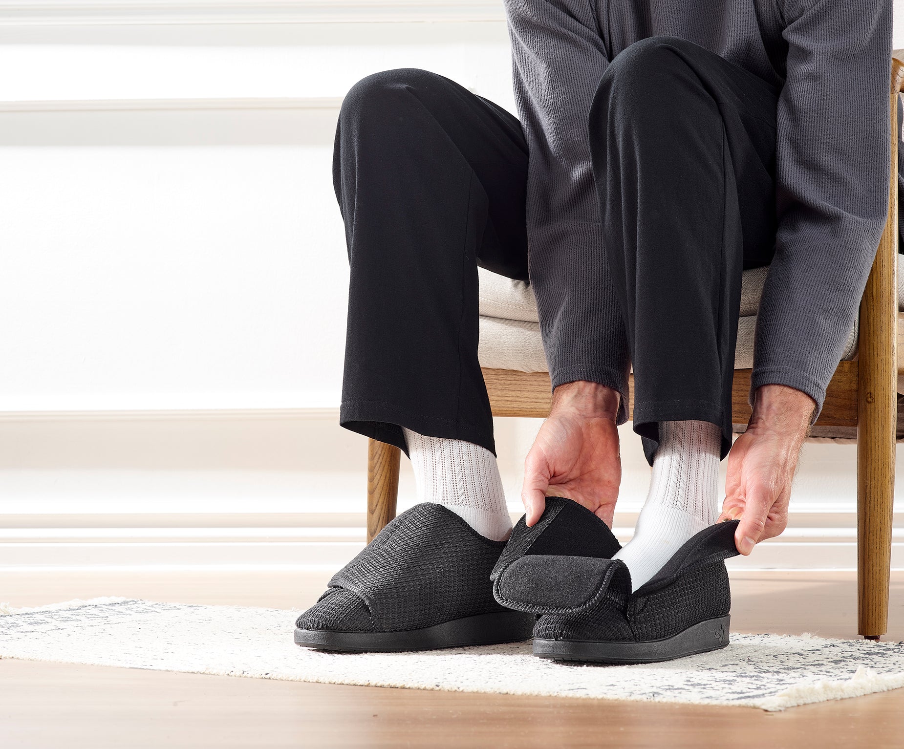 Men’s Slippers with Easy Closures – Adjustable Fit (Regular to Extra Wide)