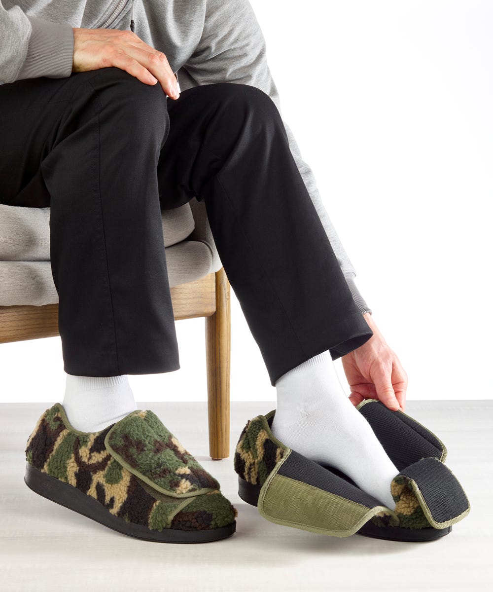 Mens Extra Extra Wide Slip Resistant Slippers